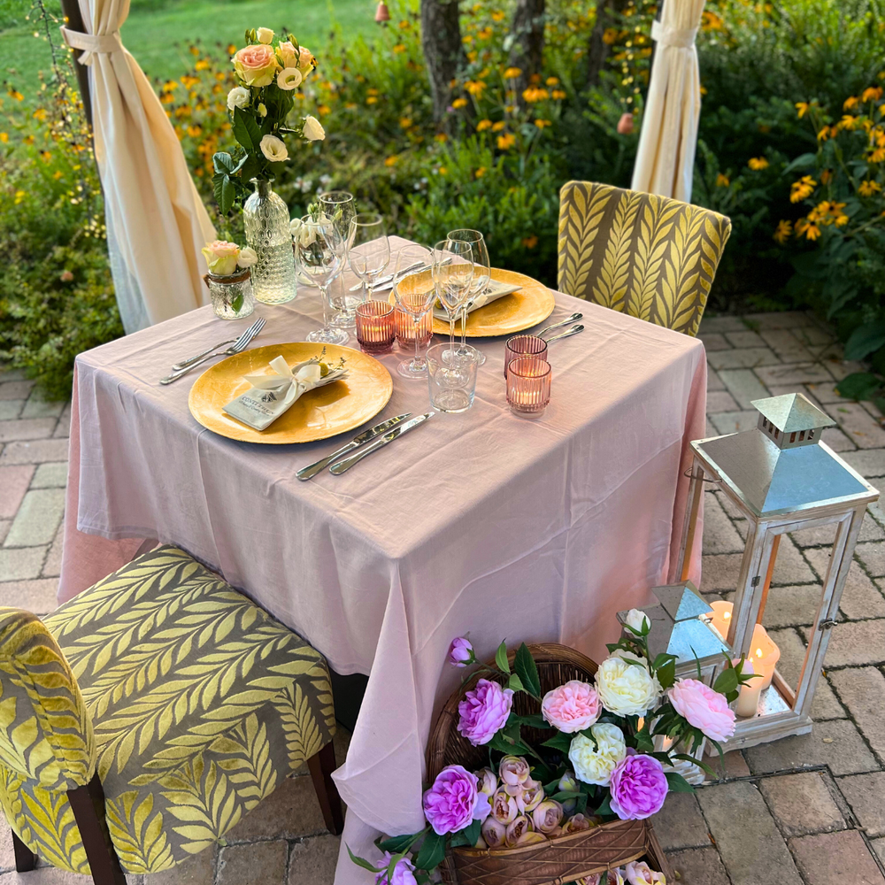 
                  
                    Romantic Garden Lounge
                  
                