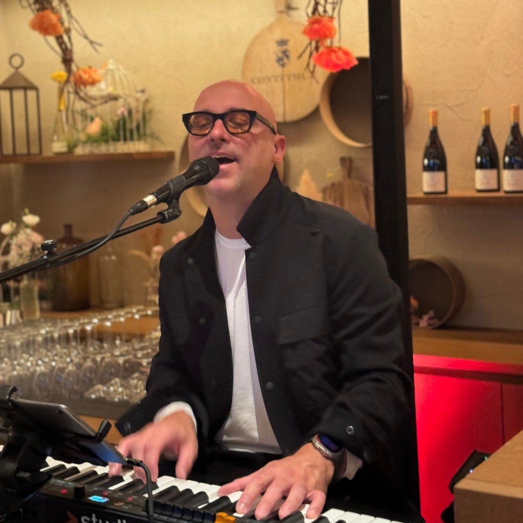 Piano & Wine – Sunday Evening in the Osteria