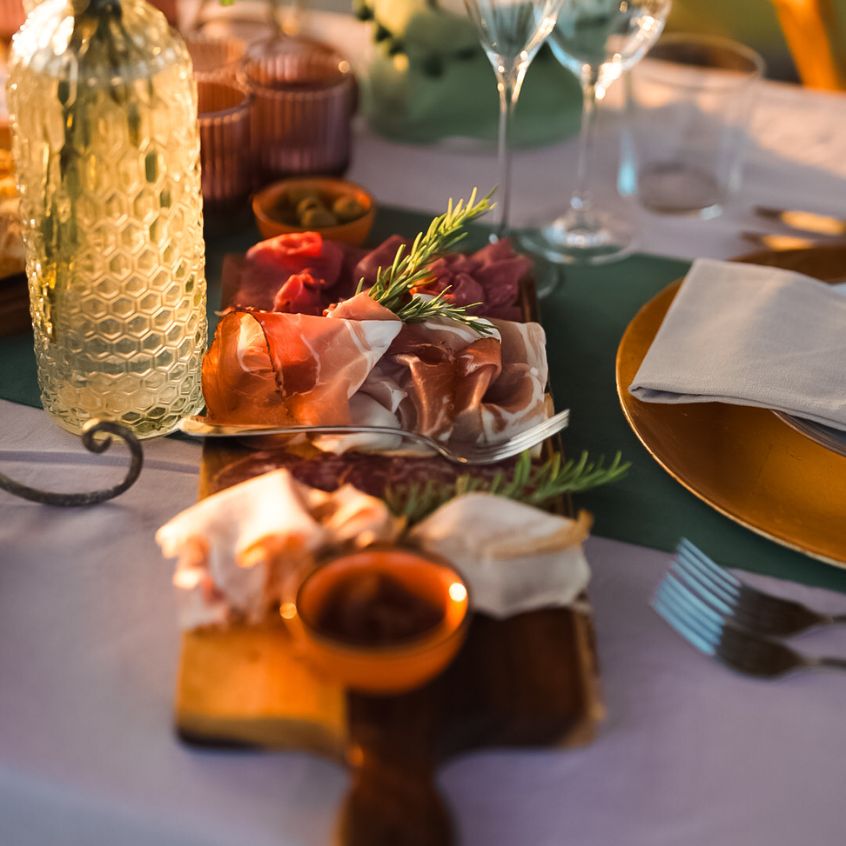 
                  
                    Tausendundeine Nacht, Abendessen und romantisches Erlebnis im Wine Resort
                  
                