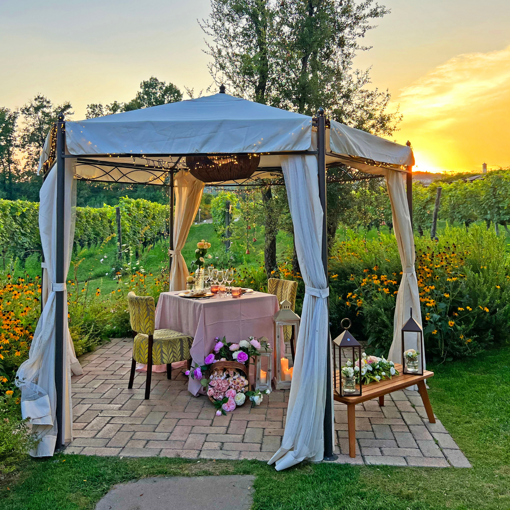 
                  
                    A Thousand and One Nights, dinner and romantic experience in the Wine Resort
                  
                