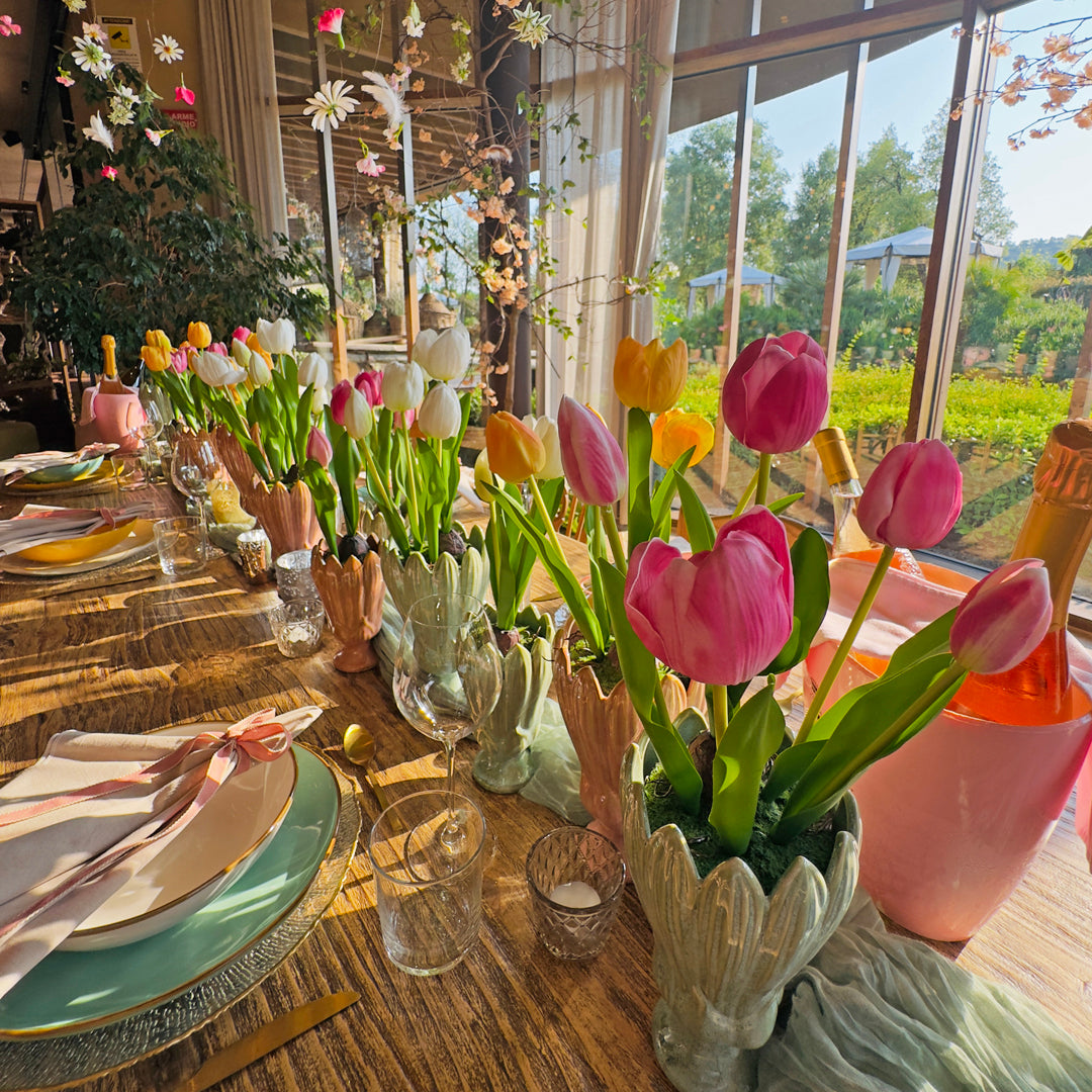 
                  
                    Rose&Tulipani Lounge
                  
                