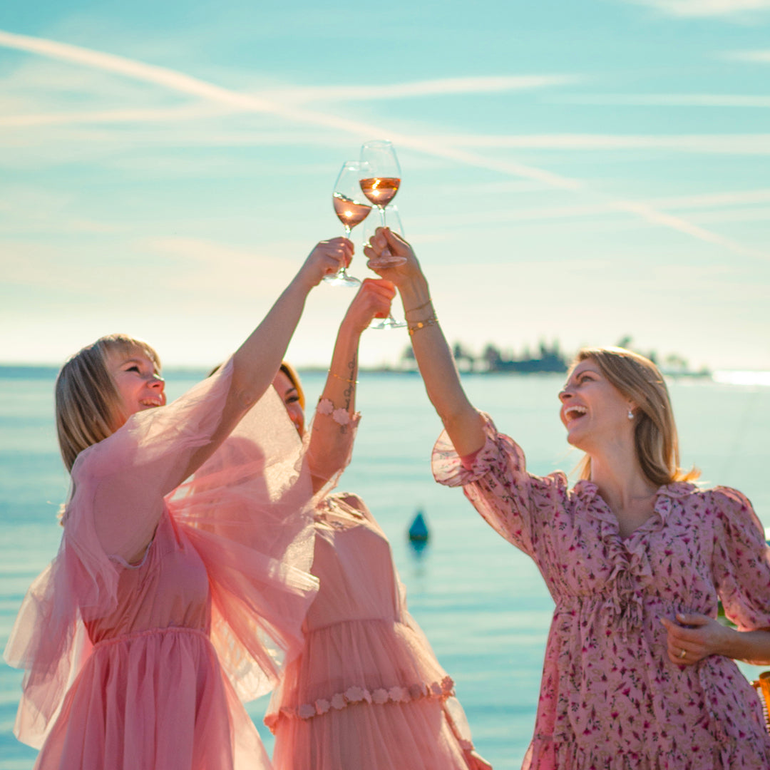 
                  
                    BACHELORETTE PARTY – LA VIE EN ROSÉ
                  
                